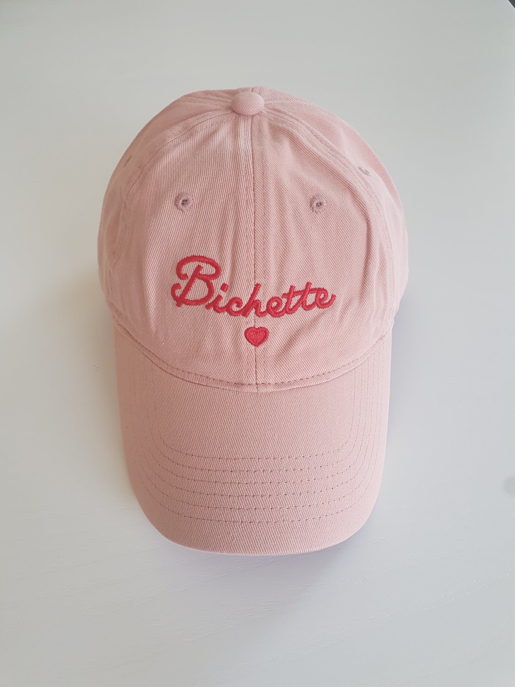 Casquette femme fille rose saumon et rouge coeur bichette