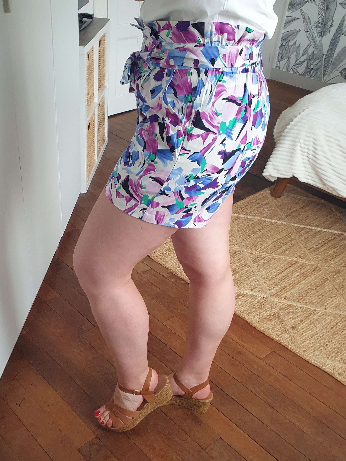 Short fleuri femme très chic avec ceinture taille haute
