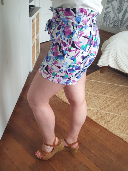 Short fleuri femme très chic avec ceinture taille haute