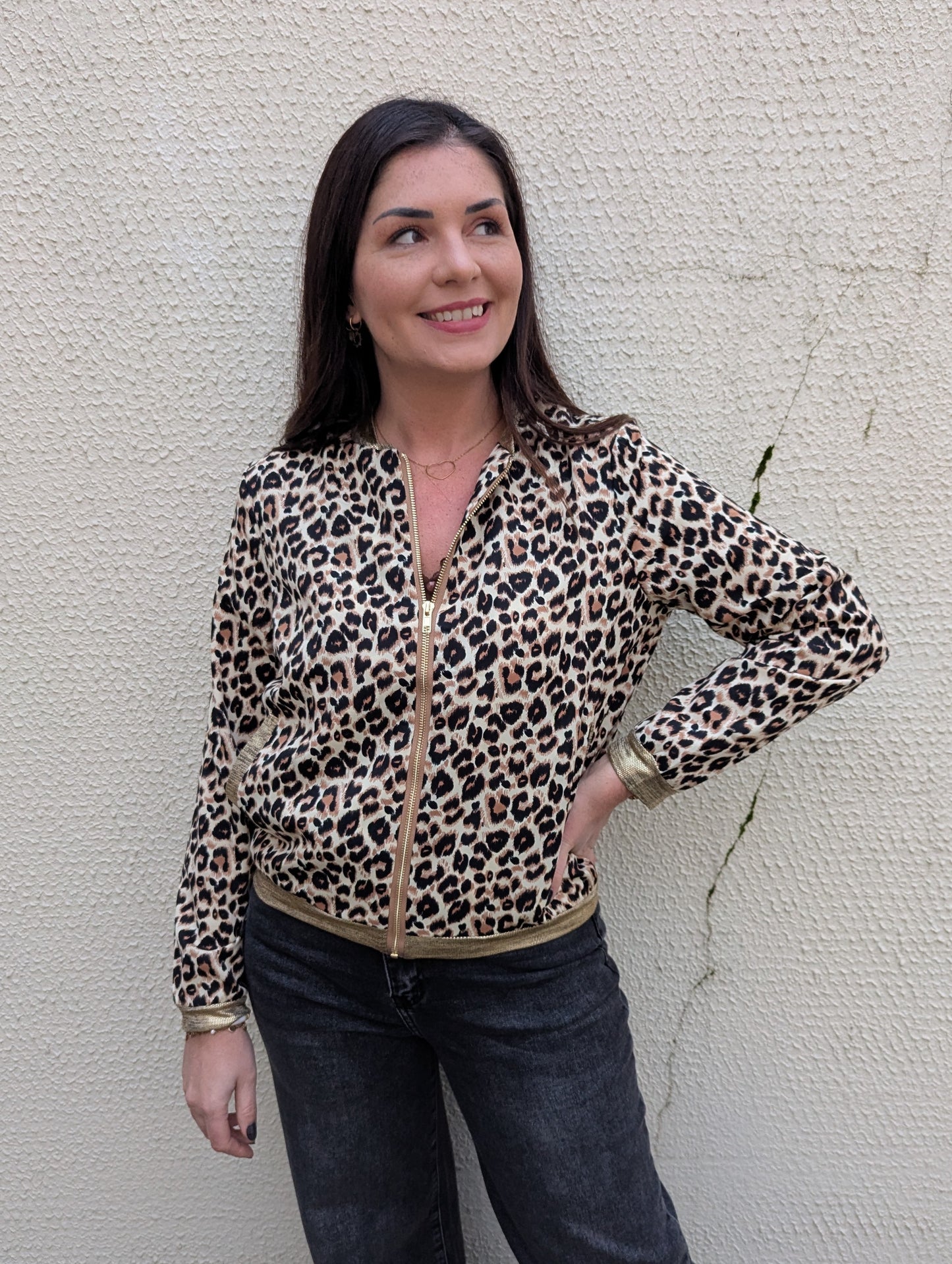 Bomber femme motif léopard beige marron avec détails dorés