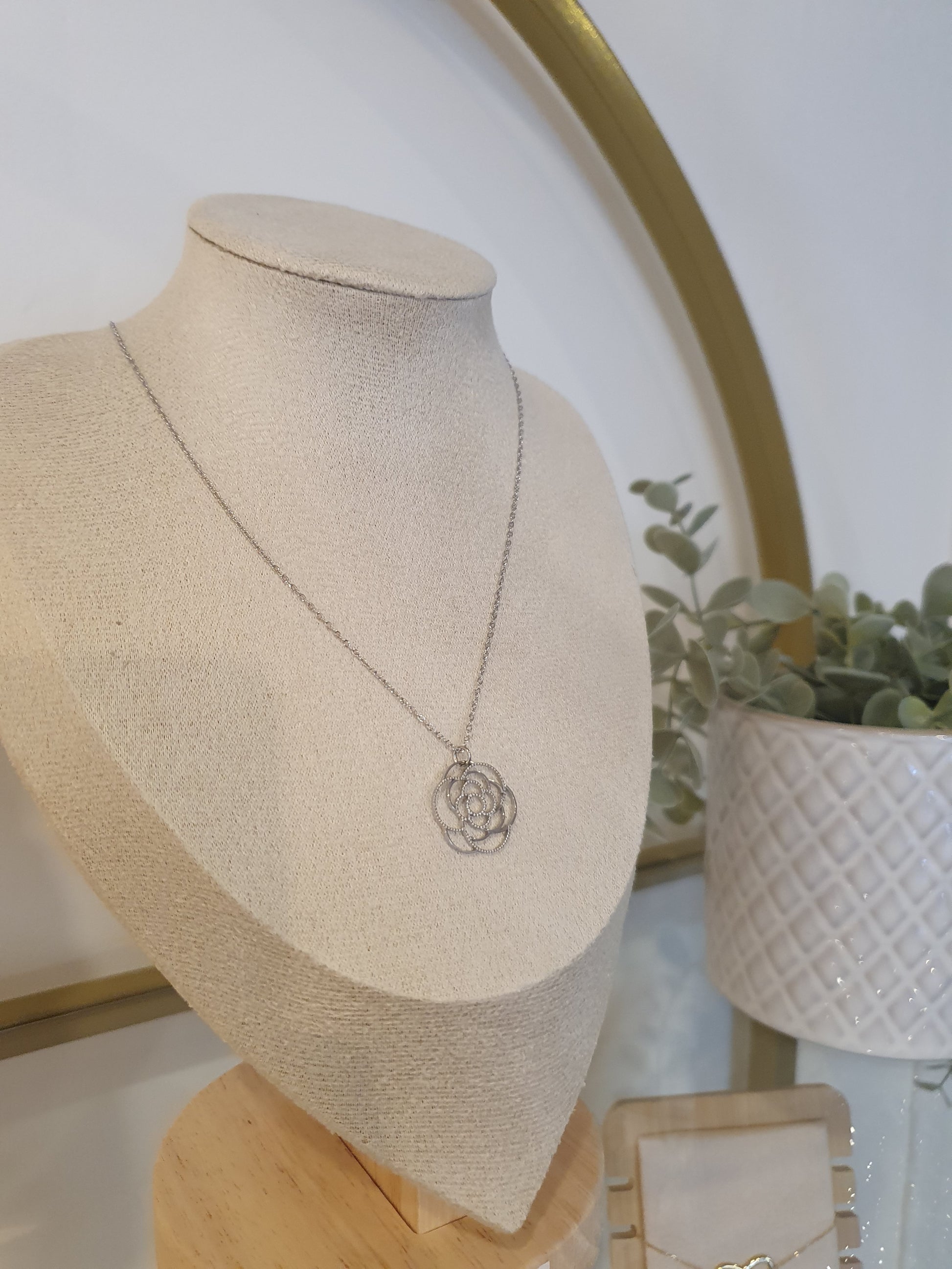 Collier fleur rose acier inoxydable doré et argenté femme