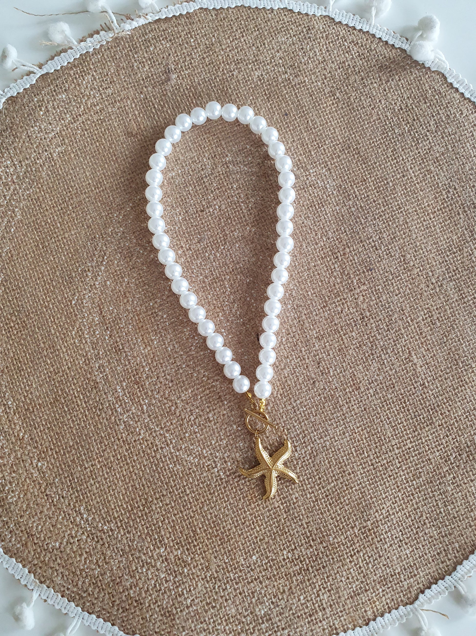 Collier perles blanches étoile de mer dorée tendance femme