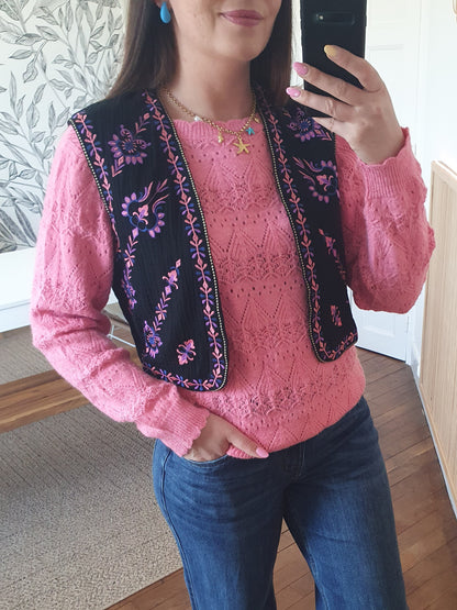 Gilet sans manches noir gaze de coton broderies femme