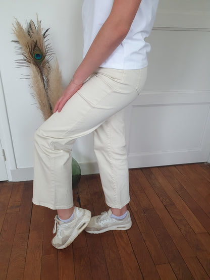 Jean large beige écru avec coeur doré brodé sur poche