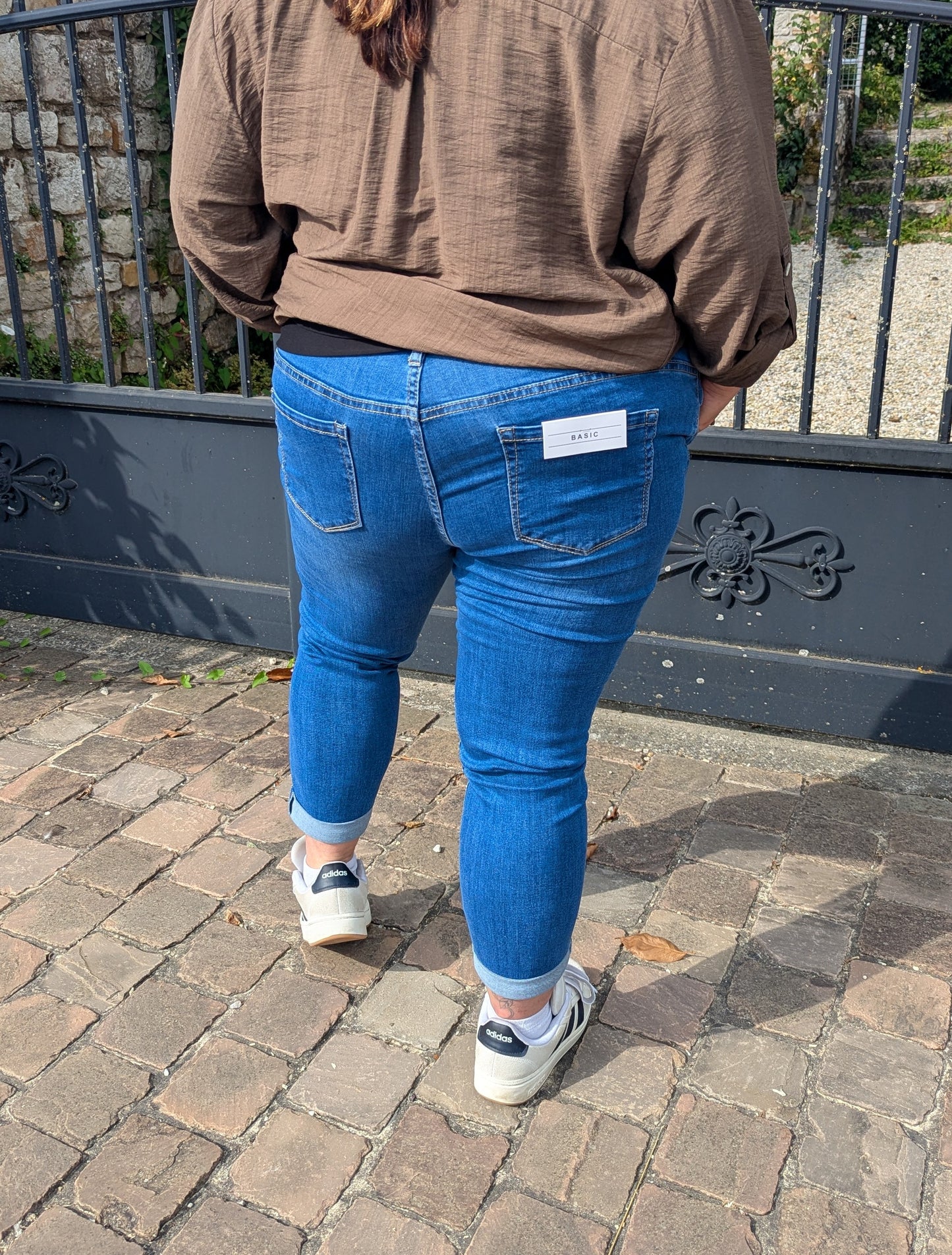 Jean femme coupe slim bleu moyen taille haute stretch