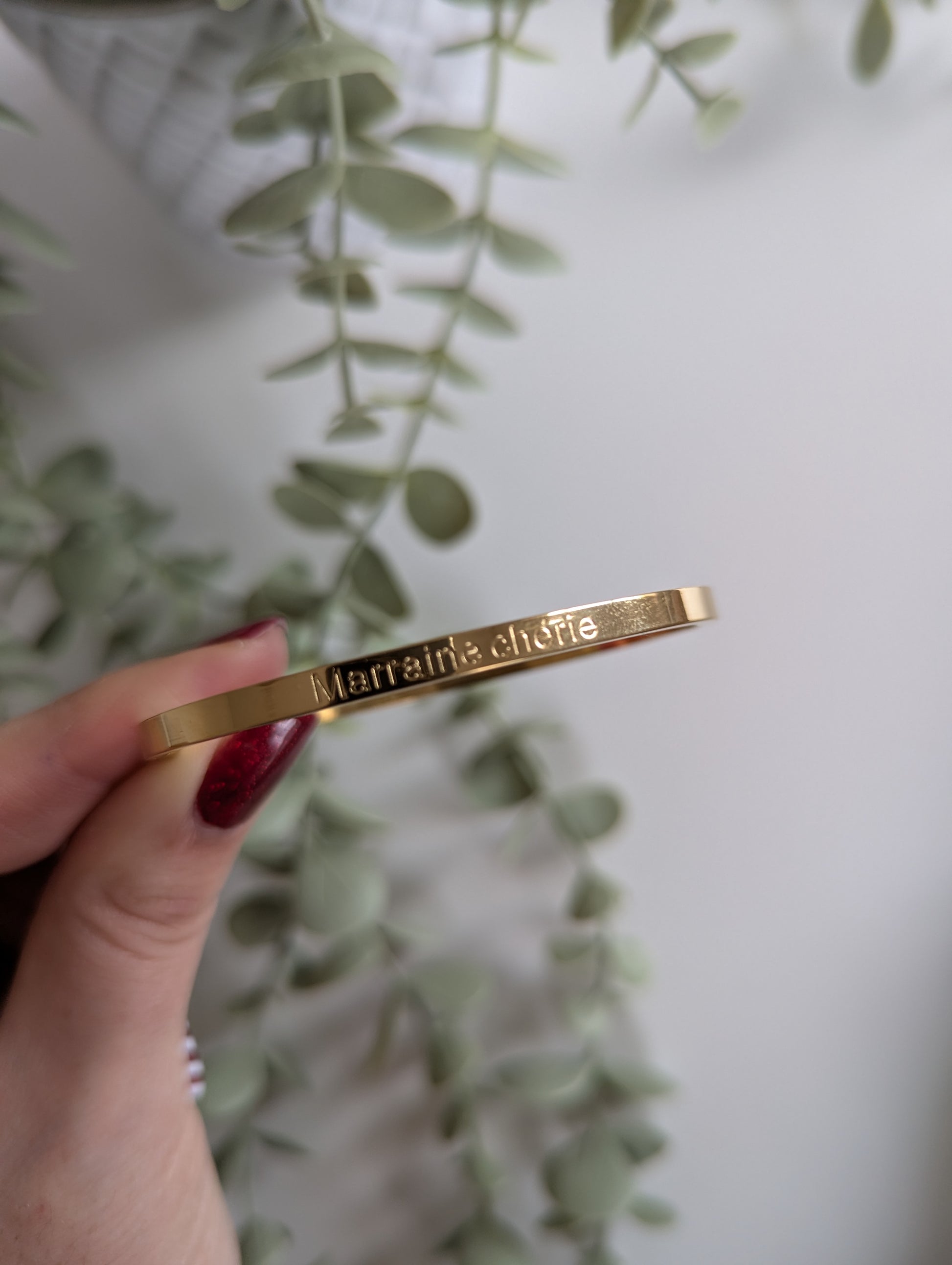 Bracelet jonc fin doré avec message idée cadeau femme