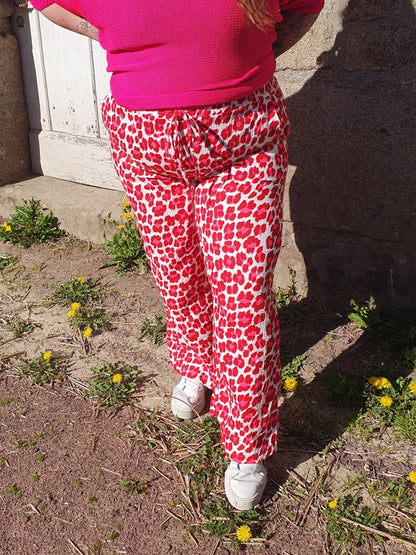 Pantalon gaze de coton rose fluo motif léopard grande taille