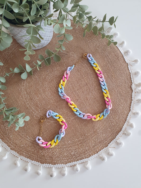 Collier mailles en résine multicolore couleur pastel femme