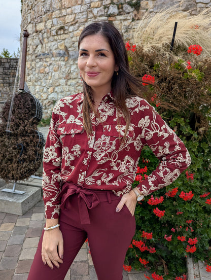 Chemise bordeaux et beige avec broderies fleurs
