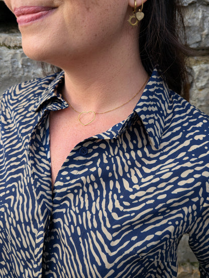 Chemise fluide imprimé motif zèbre marine et beige