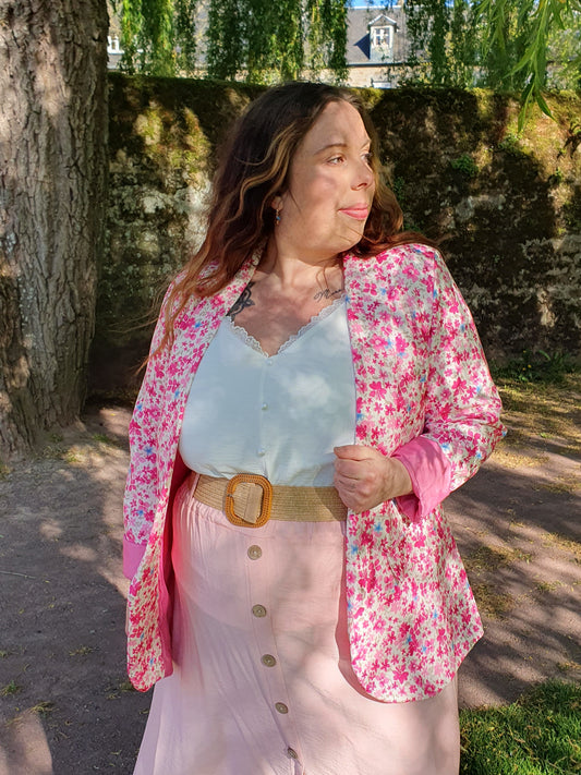 Blazer fluide motif fleuri rose et blanc grande taille curvy