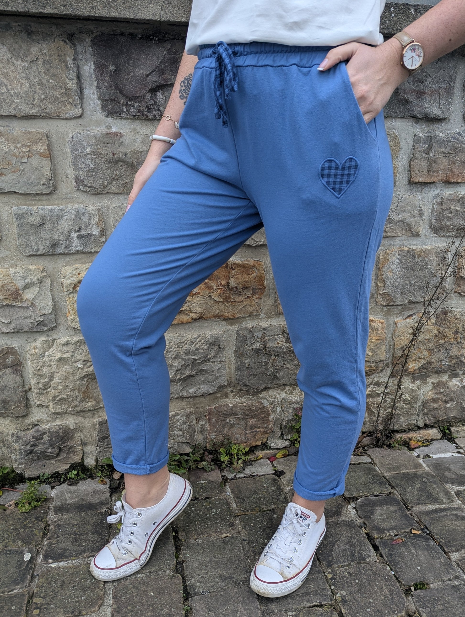 Pantalon jogging femme bleu jean avec coeur vichy