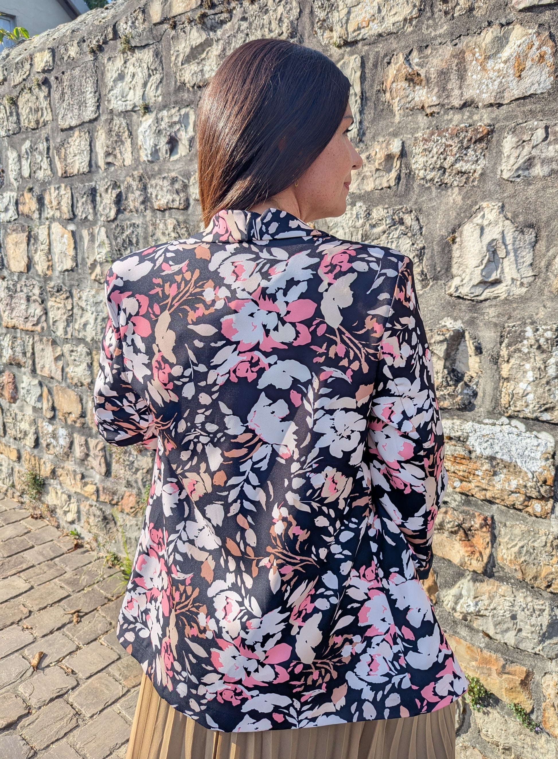 Veste blazer femme noir blanc et rose tendance