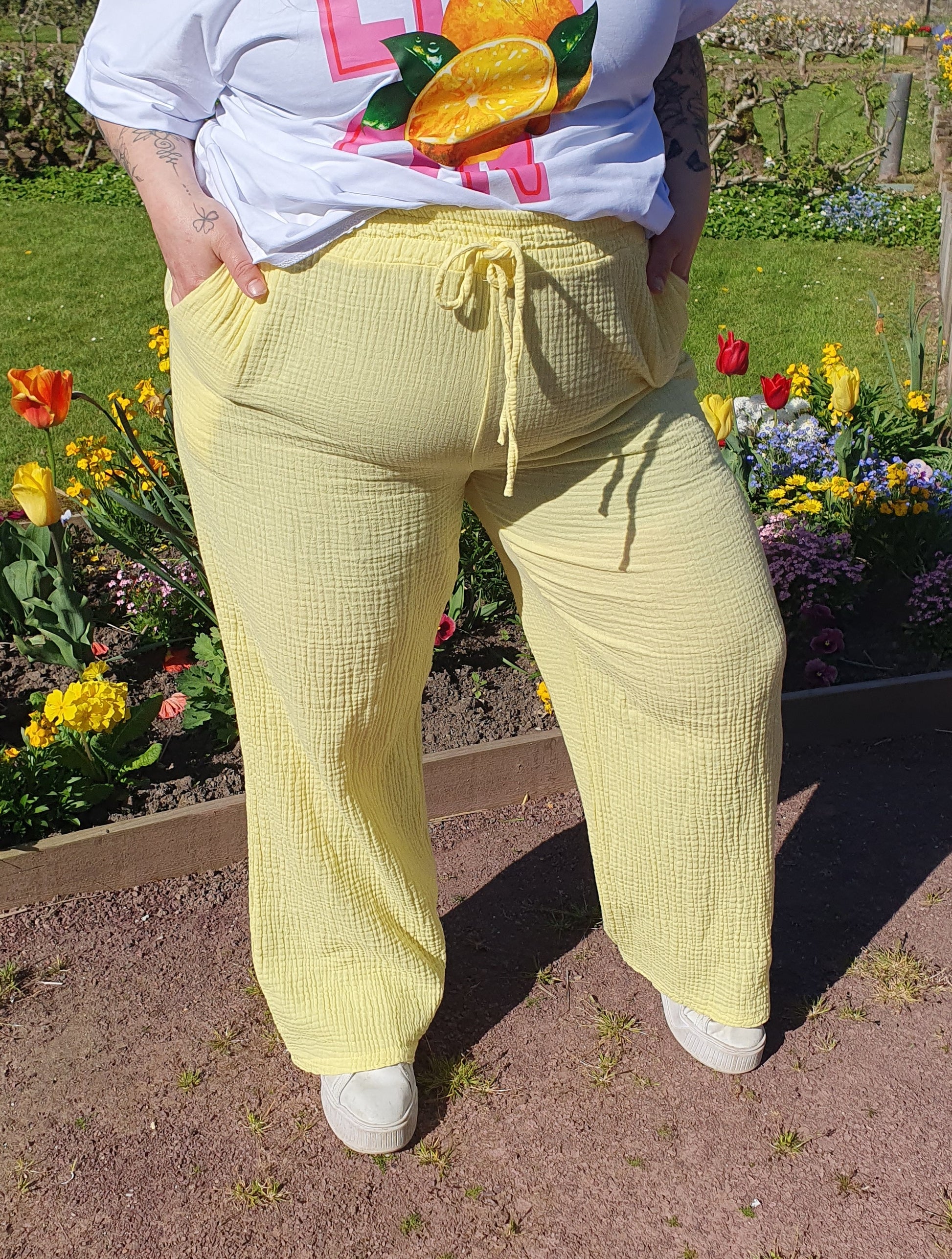 Pantalon gaze de coton couleur jaune tissu grande taille