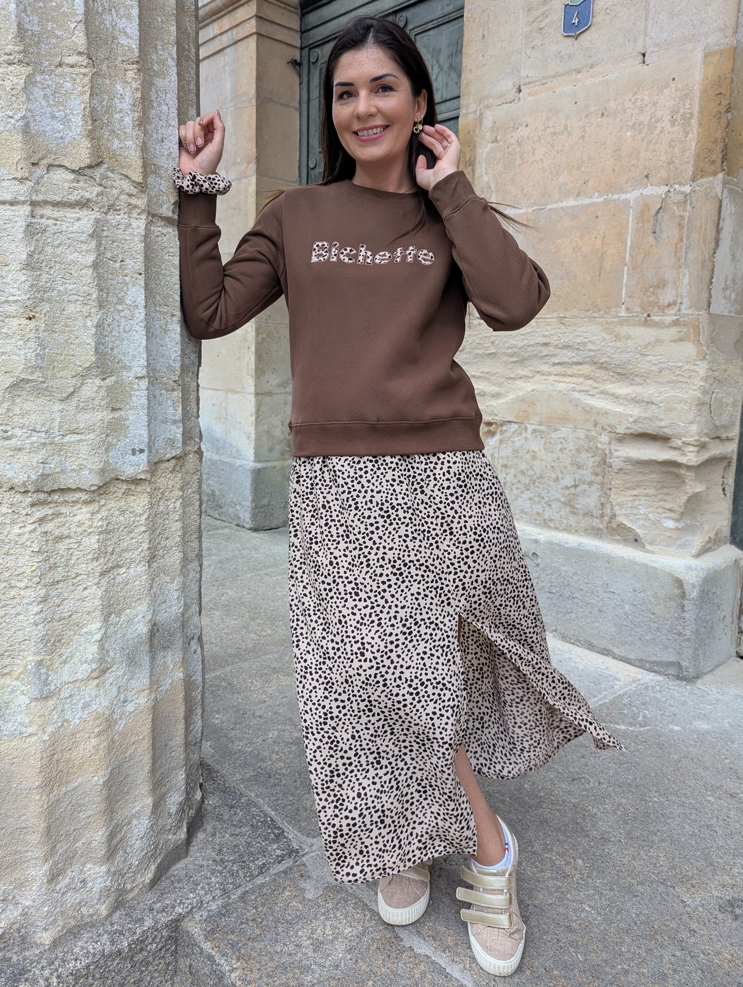 Sweat bichette marron écriture léopard femme