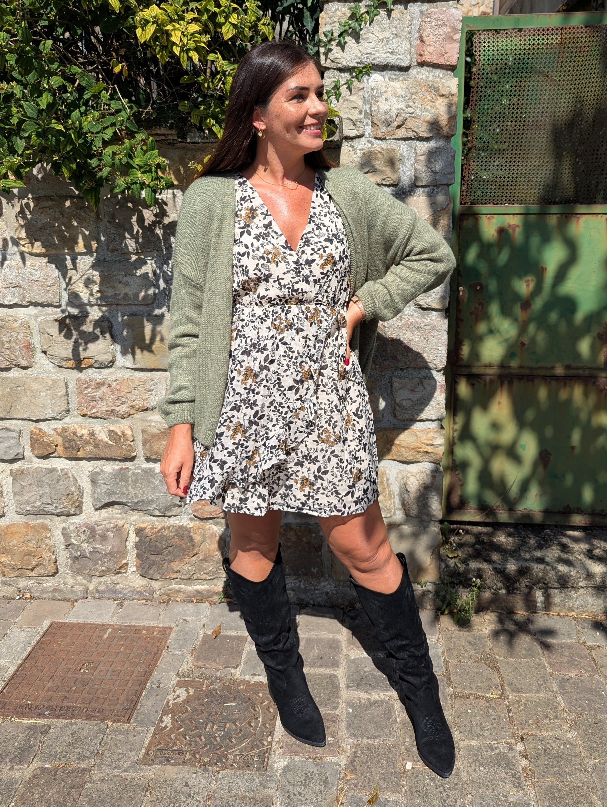 Robe fleurie beige noir moutarde effet cache-coeur femme