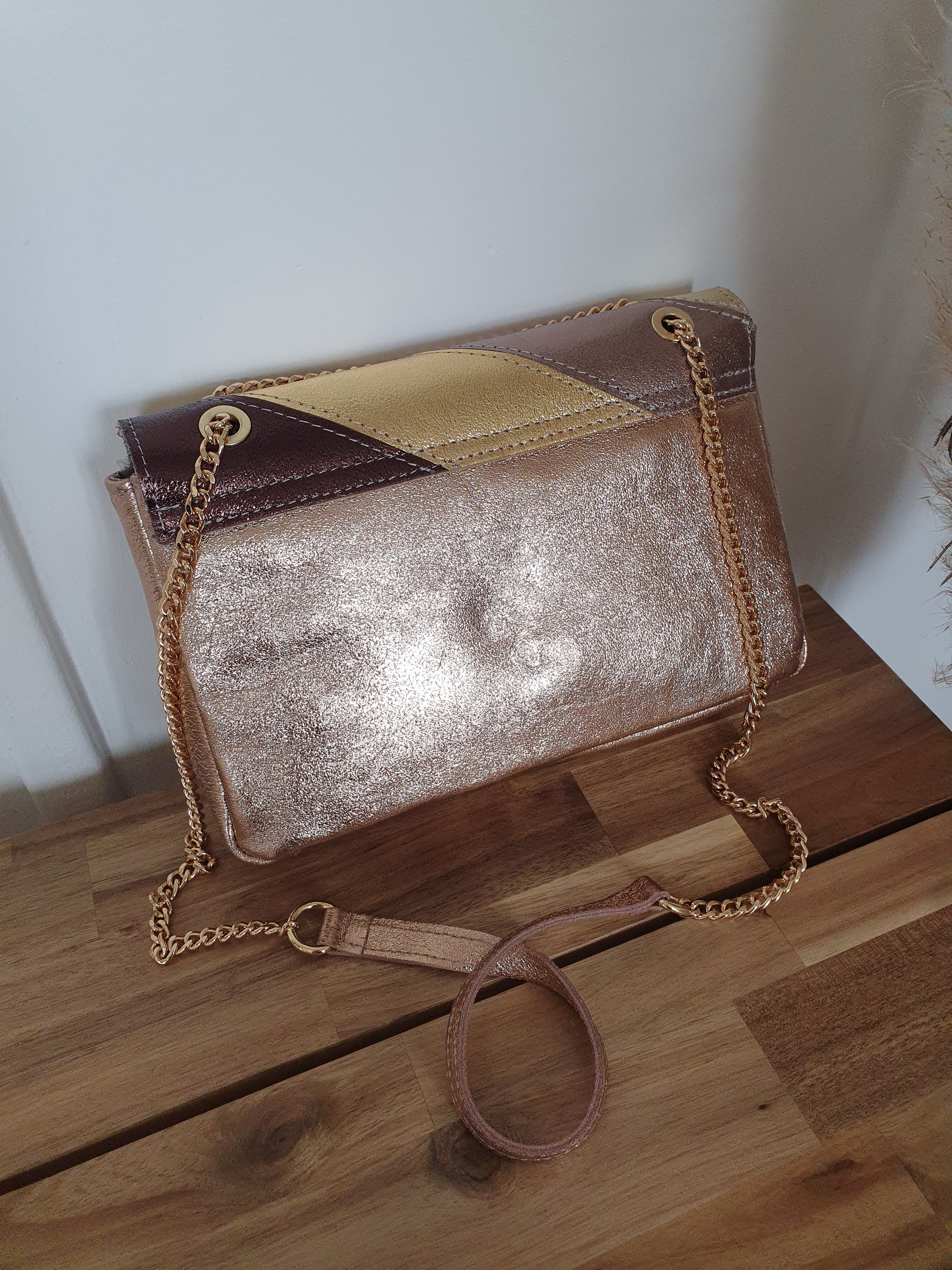Sac en cuir italien doré cuivré bronze avec bandoulière doré